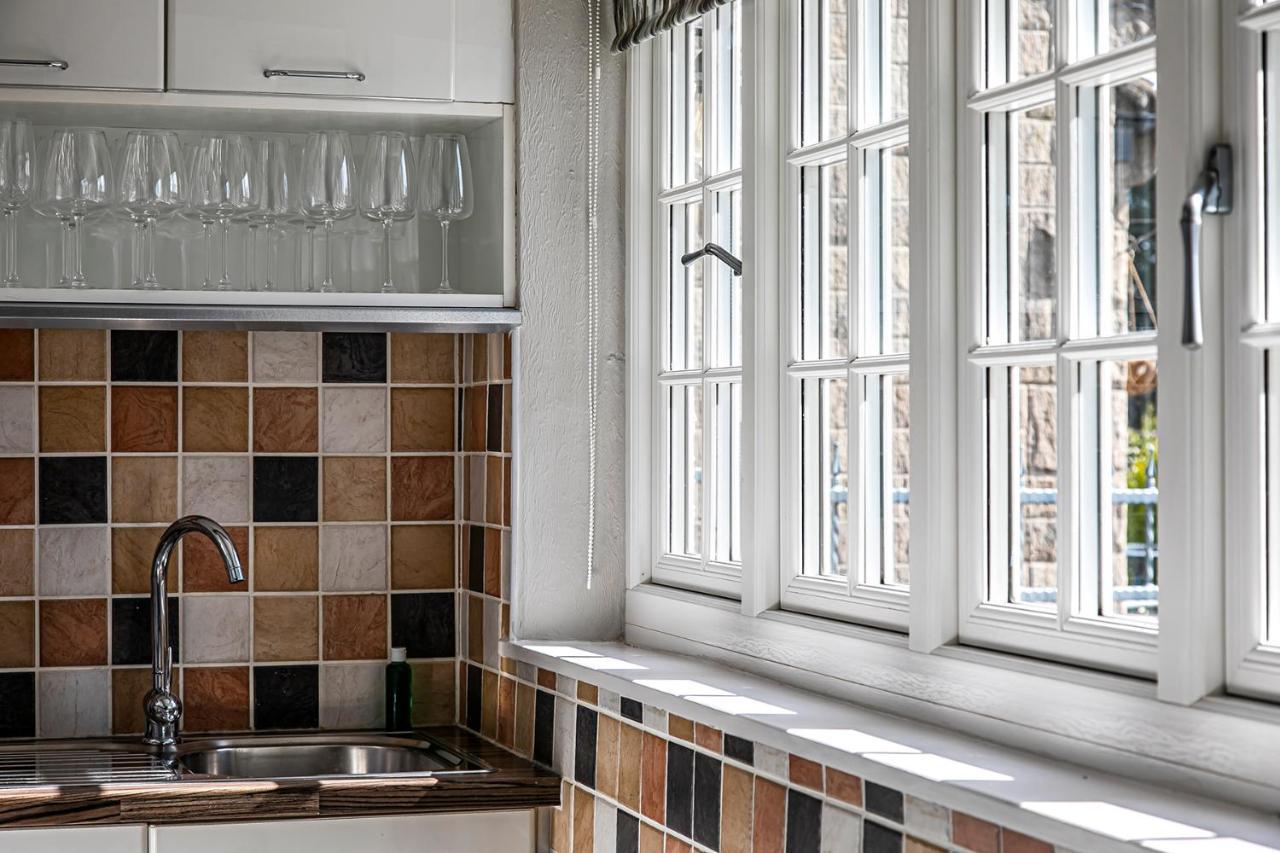 The Belle - A Lovingly Converted Grade II Listed Home From Home In Bakewell Bagian luar foto